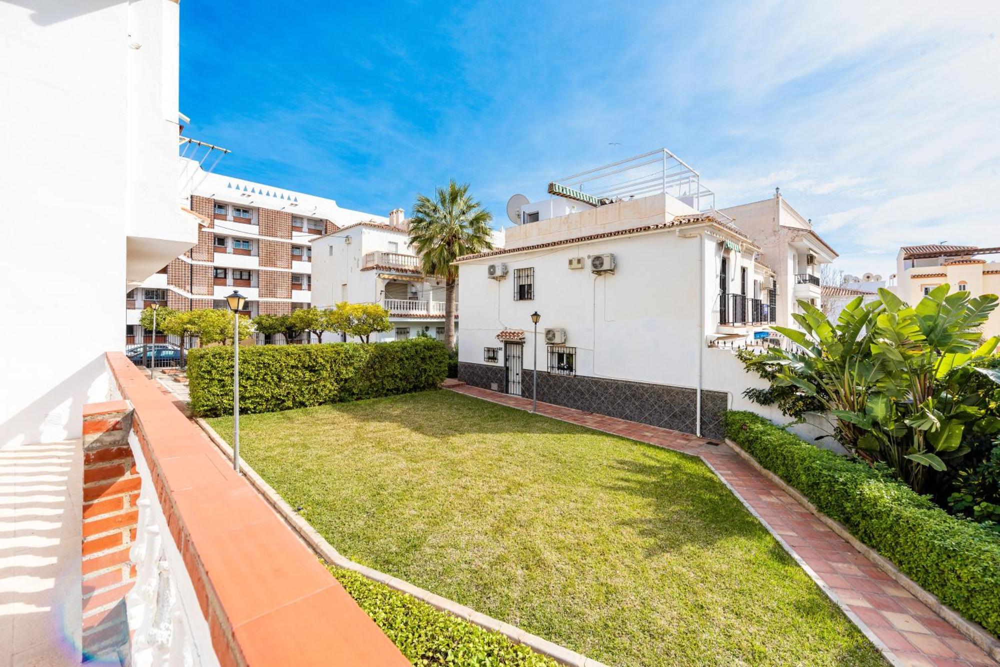 Nerja Centro, Playa Carabeo Apartment Luaran gambar