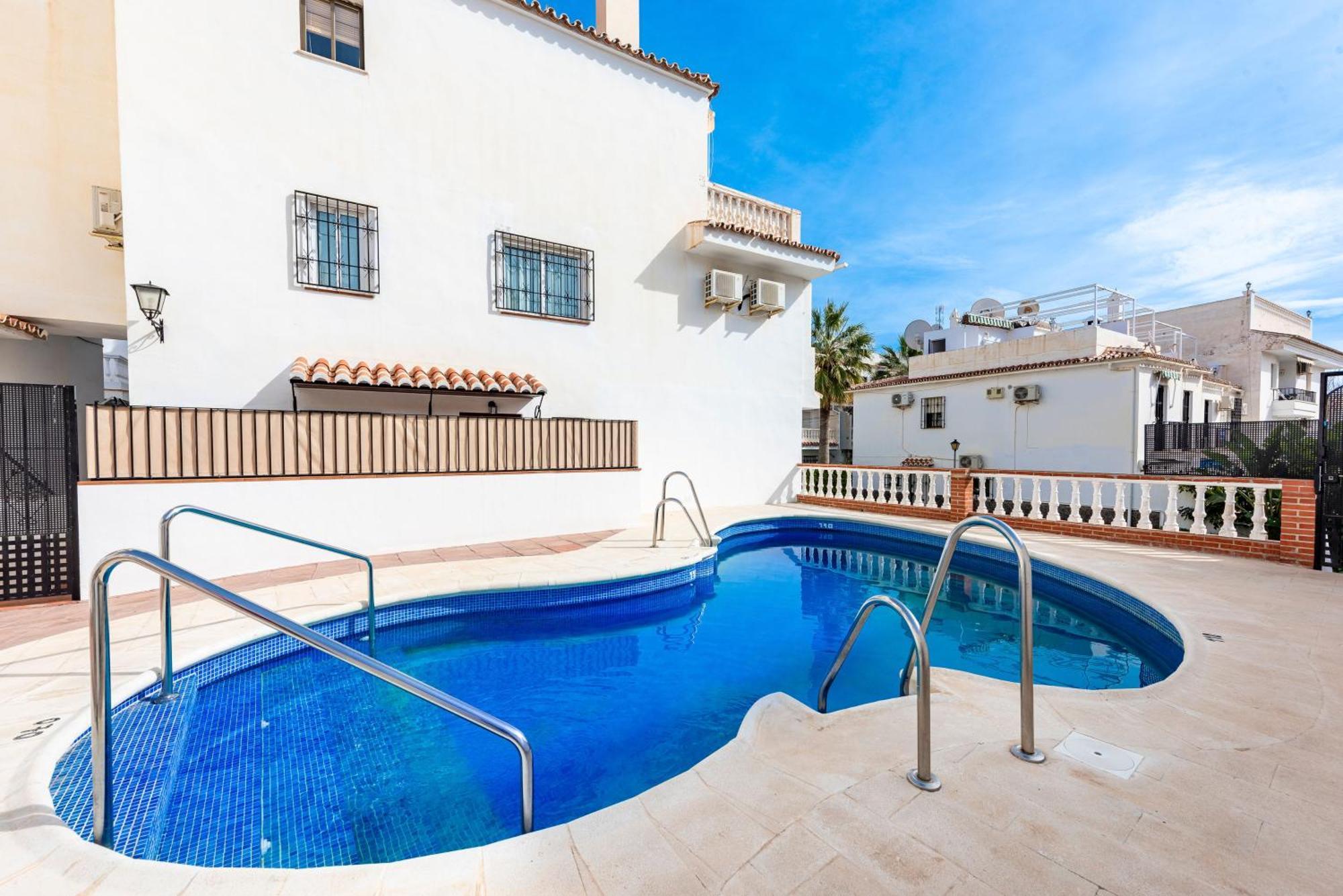 Nerja Centro, Playa Carabeo Apartment Luaran gambar