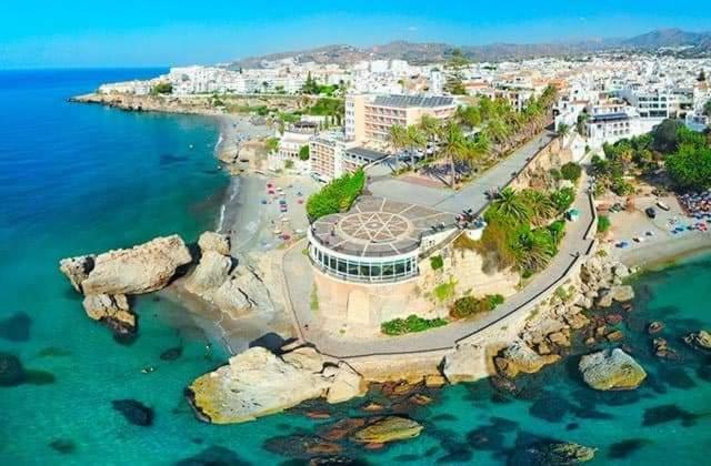 Nerja Centro, Playa Carabeo Apartment Luaran gambar
